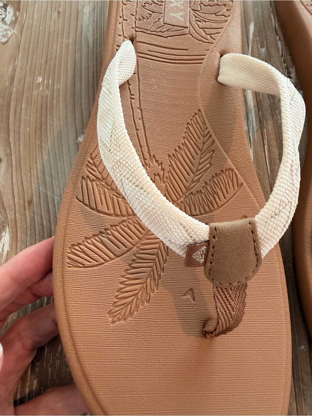 Roxy Gianna II Cream & Tan Flip Flop Beach Vacation (Size 9) - Picture 3 of 14
